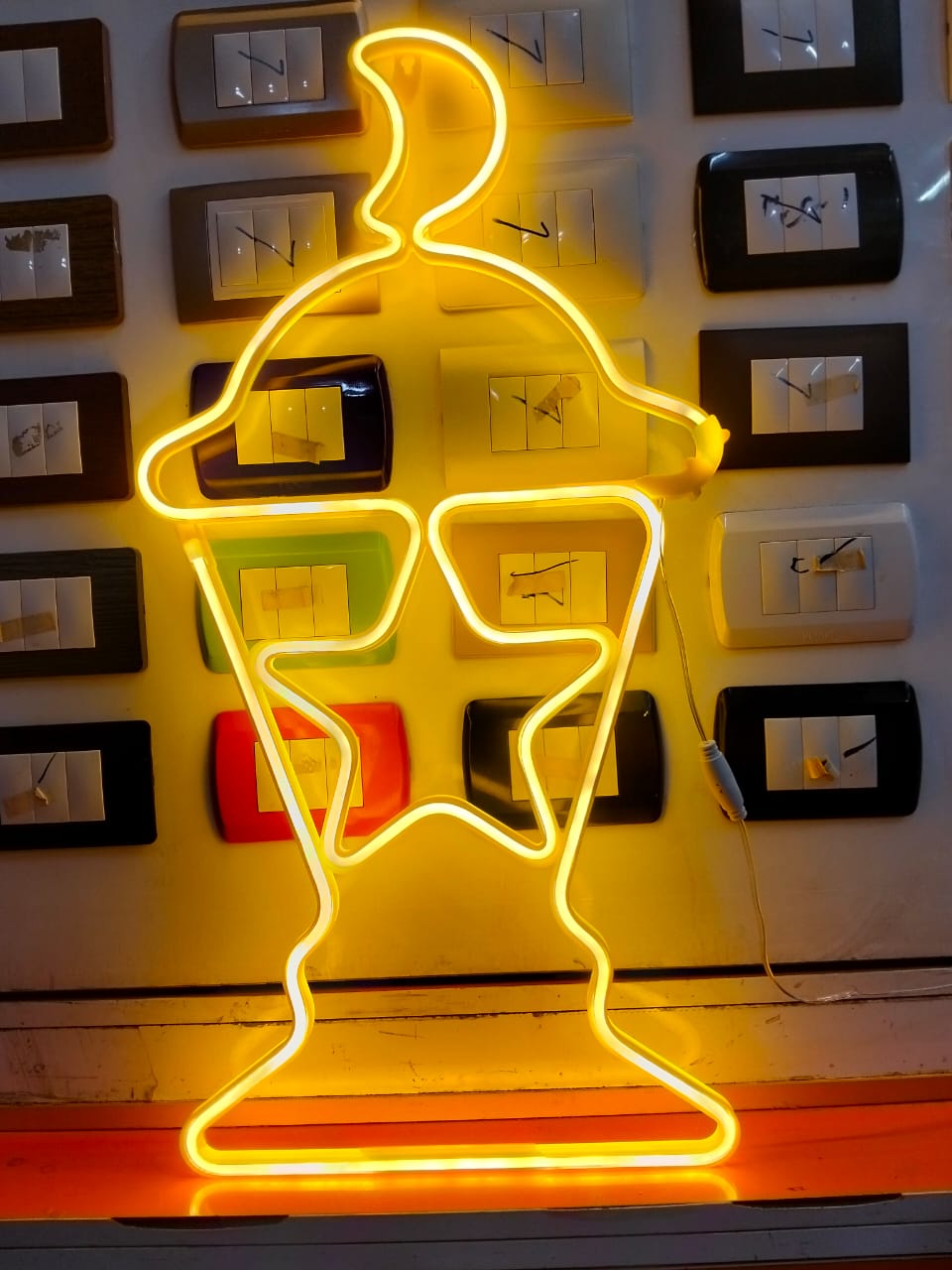 فانوس رمضان "نيون فلكس" عصري ارتفاع 70 سم خامة مستوردة