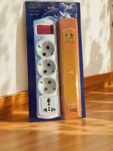 "مشترك كهرباء أصلي متعدد المنافذ بمفتاح أمان - متوفر بماركة "الملكة